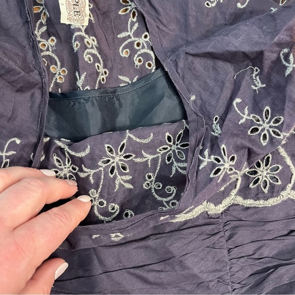 Free People Dark Purple gray Shirred Floral Embroidered Eyelet Dress Womens Sz 2 - Picture 2 of 7